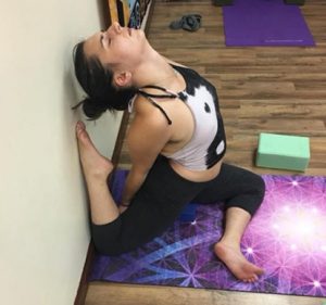 alix-yoga-teacher